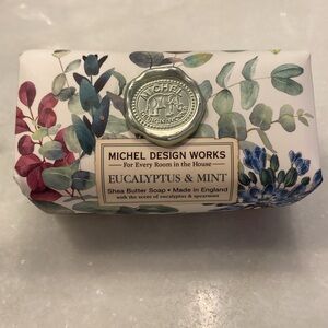 NIB Michel Design Works eucalyptus & mint shea butter soap made in England